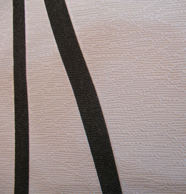 COMIC卡米克墙纸 PVC材质123-125 宽530mm×长10米 纺织面 几何 白底黑色波浪
